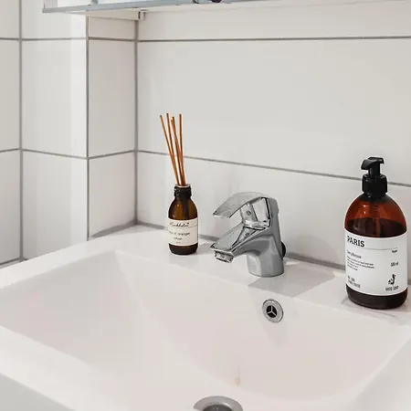 Dinbnb L Modern 3bedroom L Balcony L 2mins To Nygardsparken Διαμέρισμα Μπέργκεν