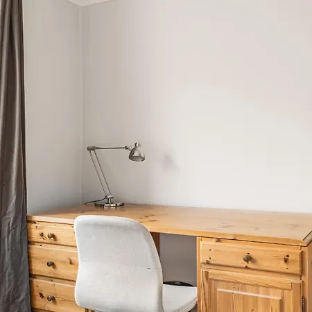 Apartment Dinbnb L Modern 3bedroom L Balcony L 2mins To Nygardsparken *